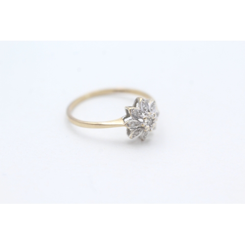 156 - 9ct gold diamond flower set ring (1.1g) Size L 1/2