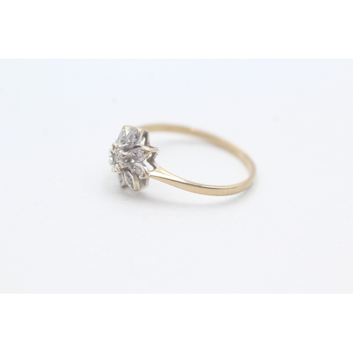 156 - 9ct gold diamond flower set ring (1.1g) Size L 1/2