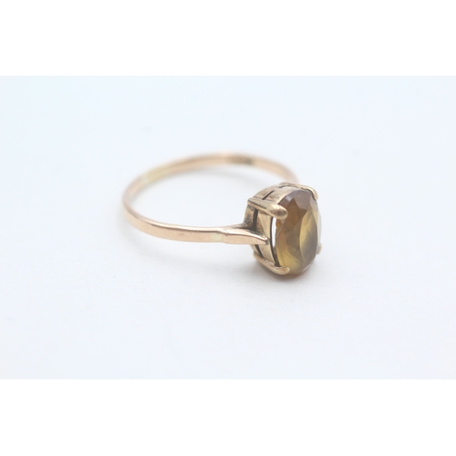 183 - 9ct gold citrine single stone ring (2g) Size P