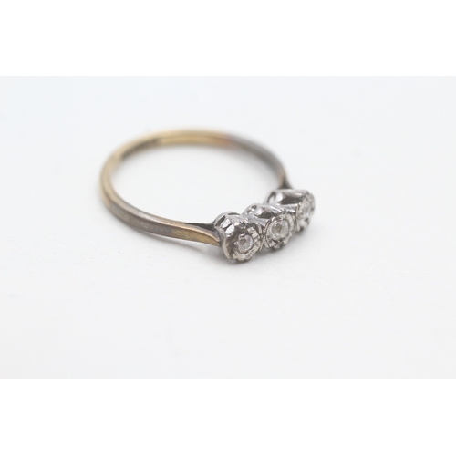 213 - 9ct gold diamond trilogy ring (1.9g) Size O