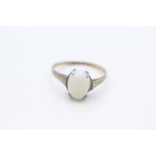 215 - 9ct gold opal single stone ring (1.4g) Size M 1/2