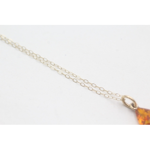 222 - 9ct gold amber pendant necklace (1.6g)