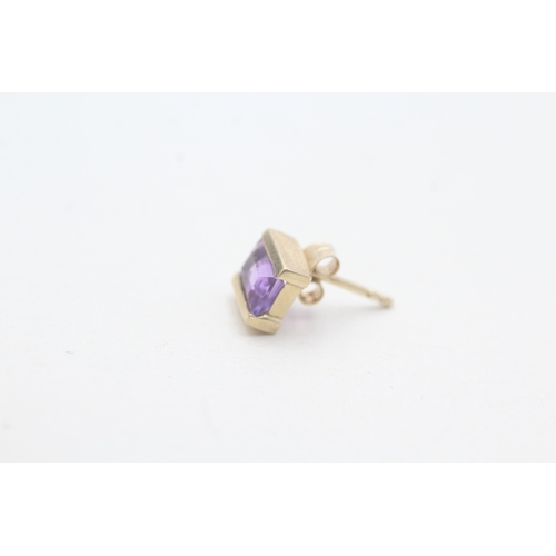 228 - 9ct gold and amethyst stud earrings (1.5g)