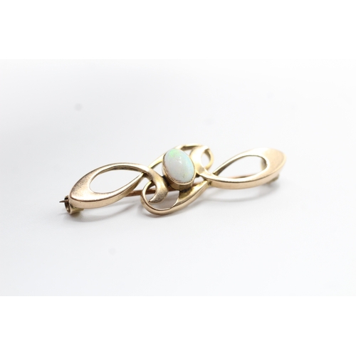 25 - 9ct gold opal bar brooch (3g)