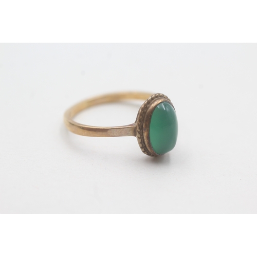 30 - 9ct gold vintage cabochon cut chrysoprase dress ring (2.5g) Size P