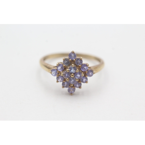 32 - 9ct gold tanzanite dress ring (2.4g) Size V 1/2