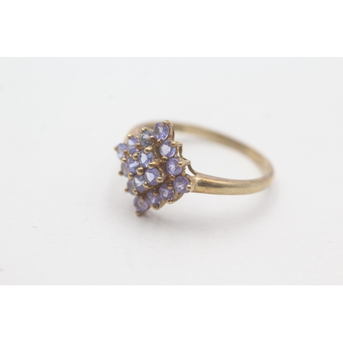 32 - 9ct gold tanzanite dress ring (2.4g) Size V 1/2