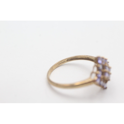 32 - 9ct gold tanzanite dress ring (2.4g) Size V 1/2