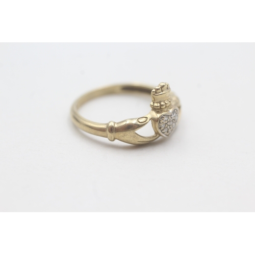 43 - 9ct gold vintage diamond Claddagh ring (2g) Size N