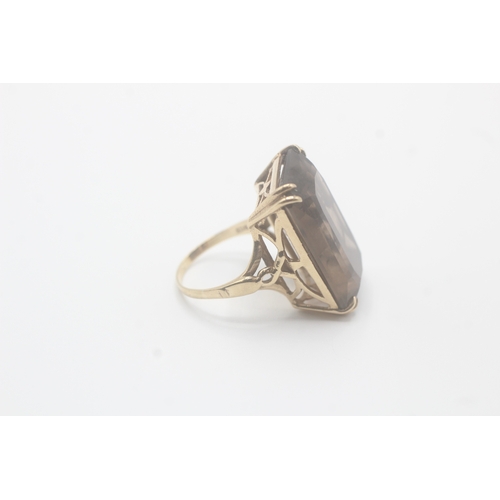 47 - 9ct gold vintage smokey quartz dress ring (8.9g) Size O