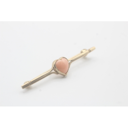 48 - 9ct gold vintage coral heart shape bar brooch (2.9g)