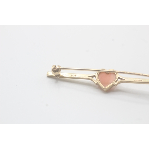 48 - 9ct gold vintage coral heart shape bar brooch (2.9g)