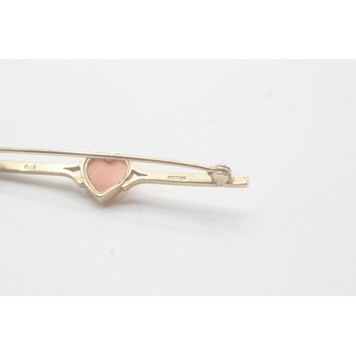 48 - 9ct gold vintage coral heart shape bar brooch (2.9g)