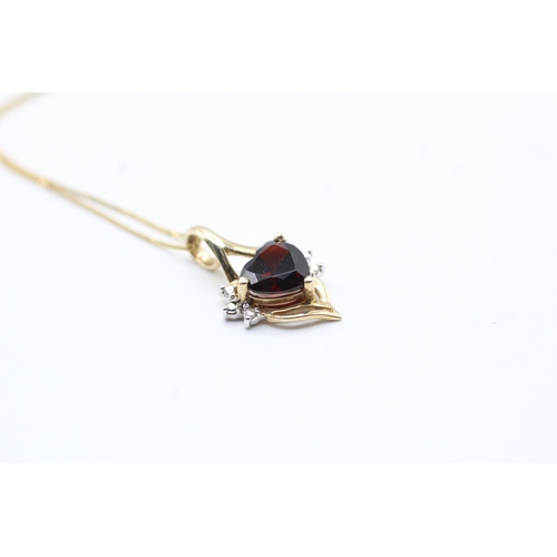 53 - 9ct gold heart cut garnet & diamond pendant necklace (1.2g)