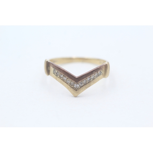 68 - 9ct gold diamond chevron ring (2.2g) Size P