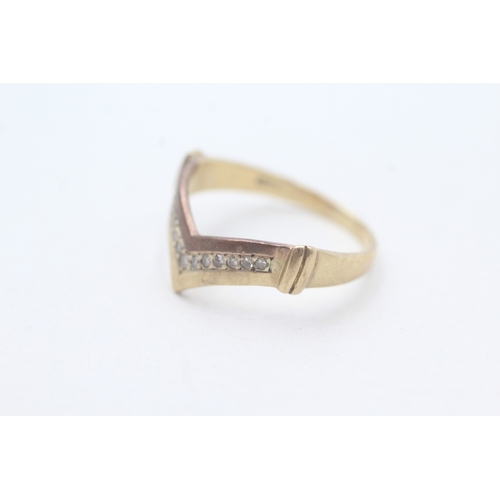 68 - 9ct gold diamond chevron ring (2.2g) Size P