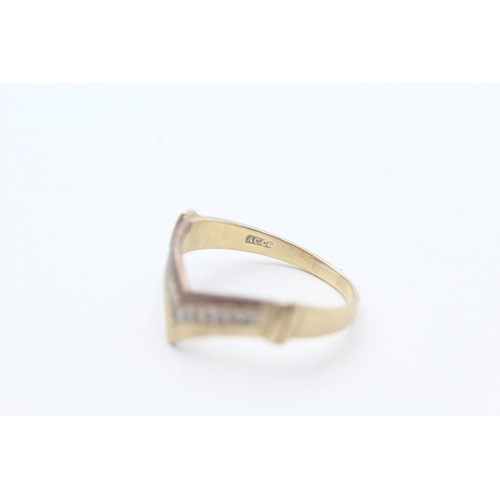 68 - 9ct gold diamond chevron ring (2.2g) Size P