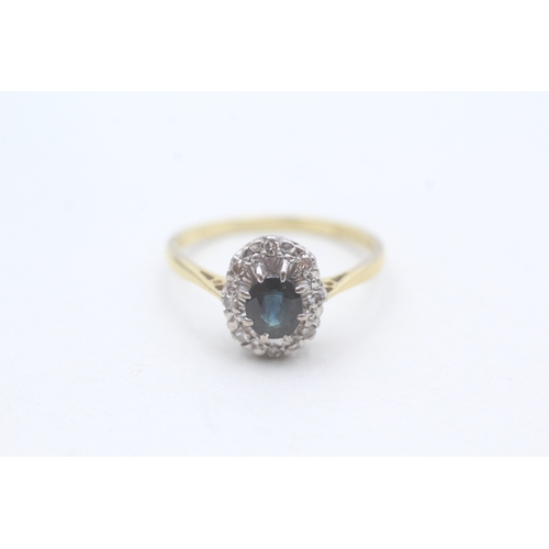 7 - 18ct gold sapphire and diamond halo set ring (3g) Size R