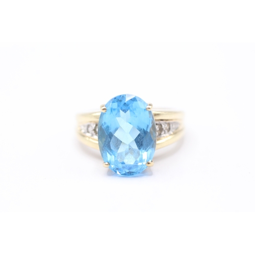 8 - 9ct gold blue topaz & diamond dress rings (5.8g) Size N