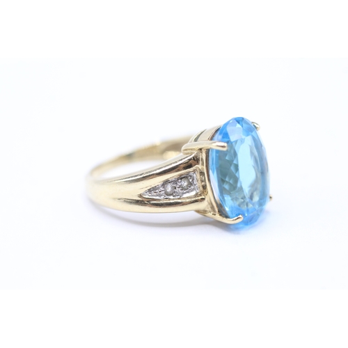 8 - 9ct gold blue topaz & diamond dress rings (5.8g) Size N