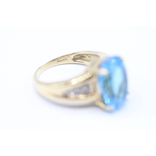 8 - 9ct gold blue topaz & diamond dress rings (5.8g) Size N