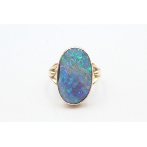 83 - 9ct gold opal doublet dress ring (4.9g) Size N 1/2