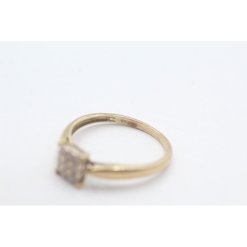 86 - 9ct gold diamond dress ring (1.4g) Size N