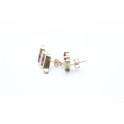 90 - 9ct gold ruby and diamond stud earrings (4.3g)