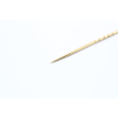 96 - 18ct gold antique sapphire & diamond milgrain set stick pin (2.3g)