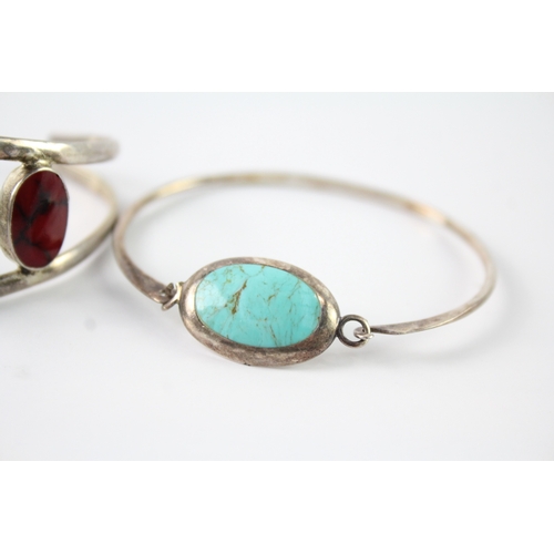 283 - Collection of Sterling Silver Bangles inc. Turquoise, Dyed, Modernist x 3 51g