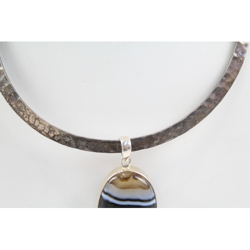 278 - Sterling Silver Hammered Torque Collar Necklace w/ Agate Pendant 36g