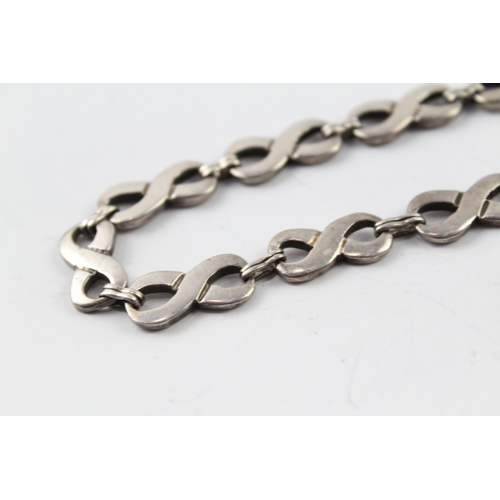 320 - Collection of Sterling Silver Bracelets inc. Curb Link, Infinity Link x 2 70g