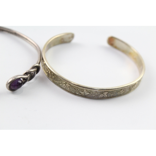 321 - Collection of Sterling Silver Bangles inc. Bamboo, Amethyst, Etched x 3 49g