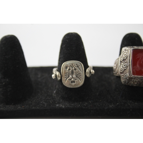 298 - Collection of Sterling Silver Rings inc. Carnelian, Seal, Swivel x 3 26g