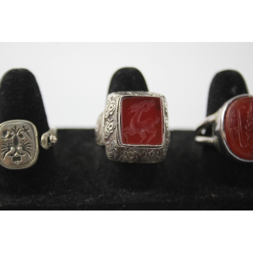 298 - Collection of Sterling Silver Rings inc. Carnelian, Seal, Swivel x 3 26g