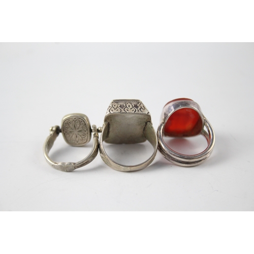 298 - Collection of Sterling Silver Rings inc. Carnelian, Seal, Swivel x 3 26g