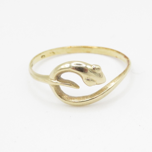 78 - 14ct gold snake dress ring (1.4g) Size R