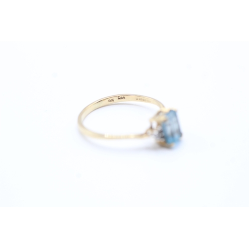 104 - 9ct gold blue topaz & diamond dress ring (1.5g) Size O 1/2