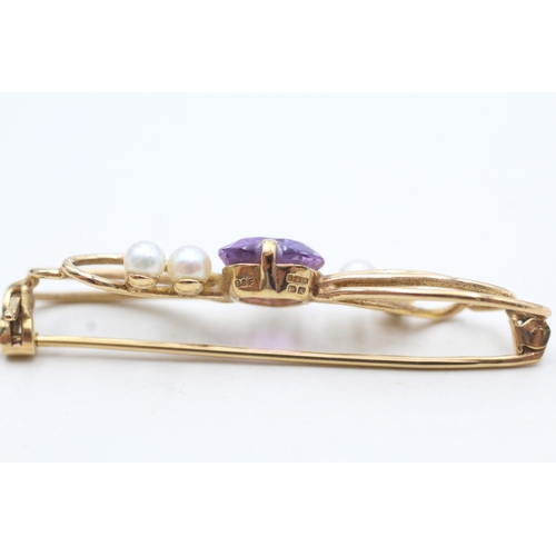 108 - 9ct gold heart cut amethyst & cultured pearl brooch (3.3g)