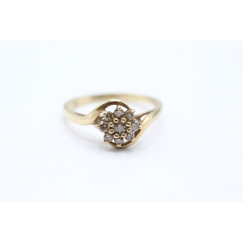 119 - 9ct gold 'brown' diamond floral cluster ring (3.4g) Size U 1/2