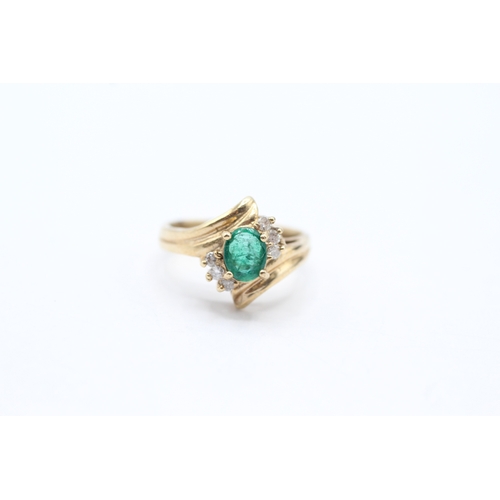 136 - 10ct gold emerald and diamond ring (4.2g) Size L