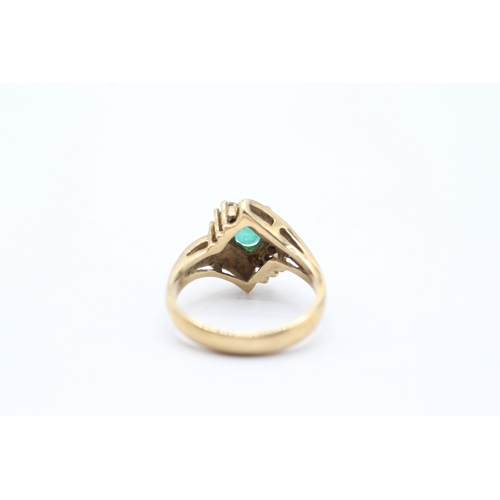 136 - 10ct gold emerald and diamond ring (4.2g) Size L