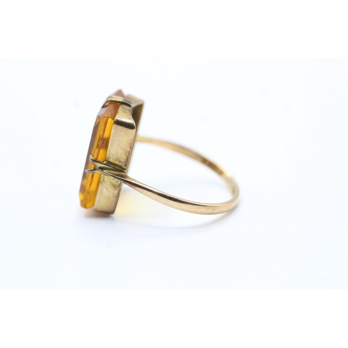 138 - 9ct gold antique paste single stone ring (5.6g) Size S