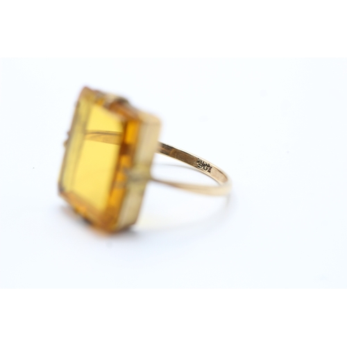 138 - 9ct gold antique paste single stone ring (5.6g) Size S