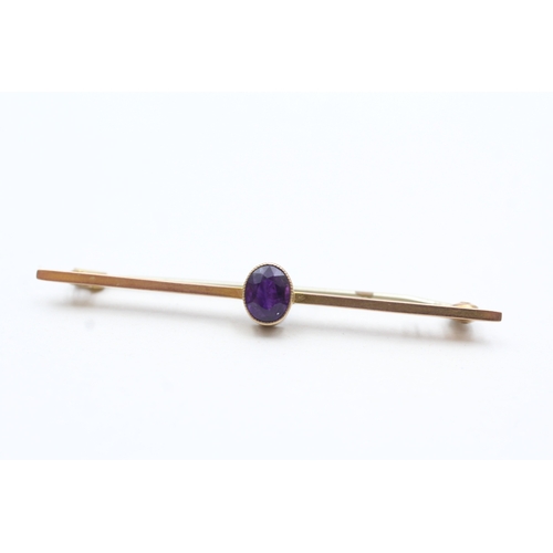 158 - 9ct gold vintage milgraine edge amethyst bar brooch (2g)