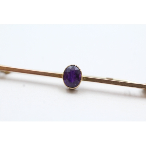 158 - 9ct gold vintage milgraine edge amethyst bar brooch (2g)