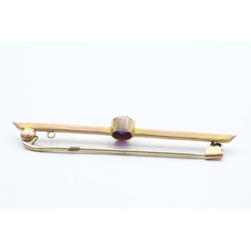 158 - 9ct gold vintage milgraine edge amethyst bar brooch (2g)