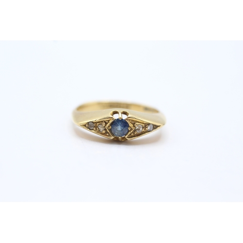 194 - 18ct gold sapphire and diamond boat ring (3.1g) Size L