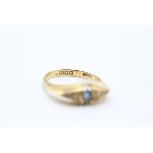 194 - 18ct gold sapphire and diamond boat ring (3.1g) Size L