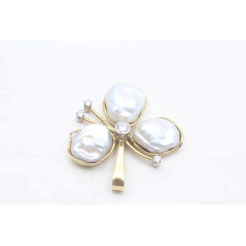 2 - 18ct gold baroque pearl & diamond three leaf clover (10.7g)